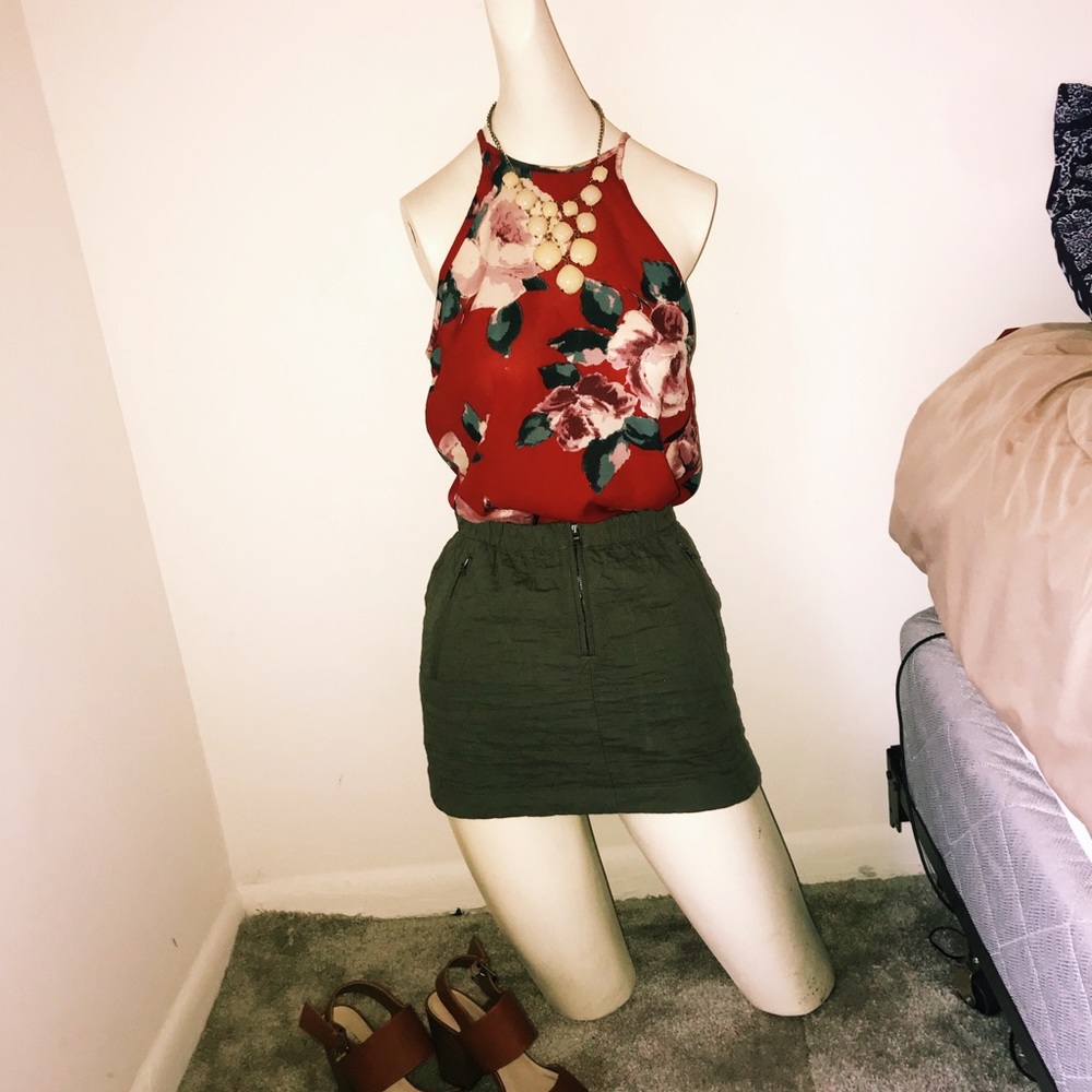 A&F Floral Tank - Picture 3 of 6